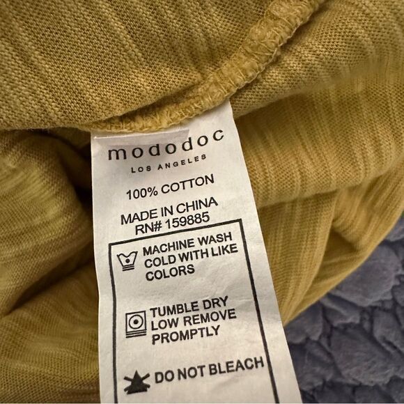 Mododoc short sleeve mock neck tee - Picture 7 of 7